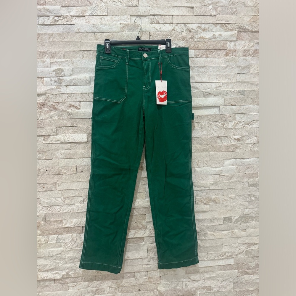 Hot Kiss mid rise straight leg pant GREEN. New with tags